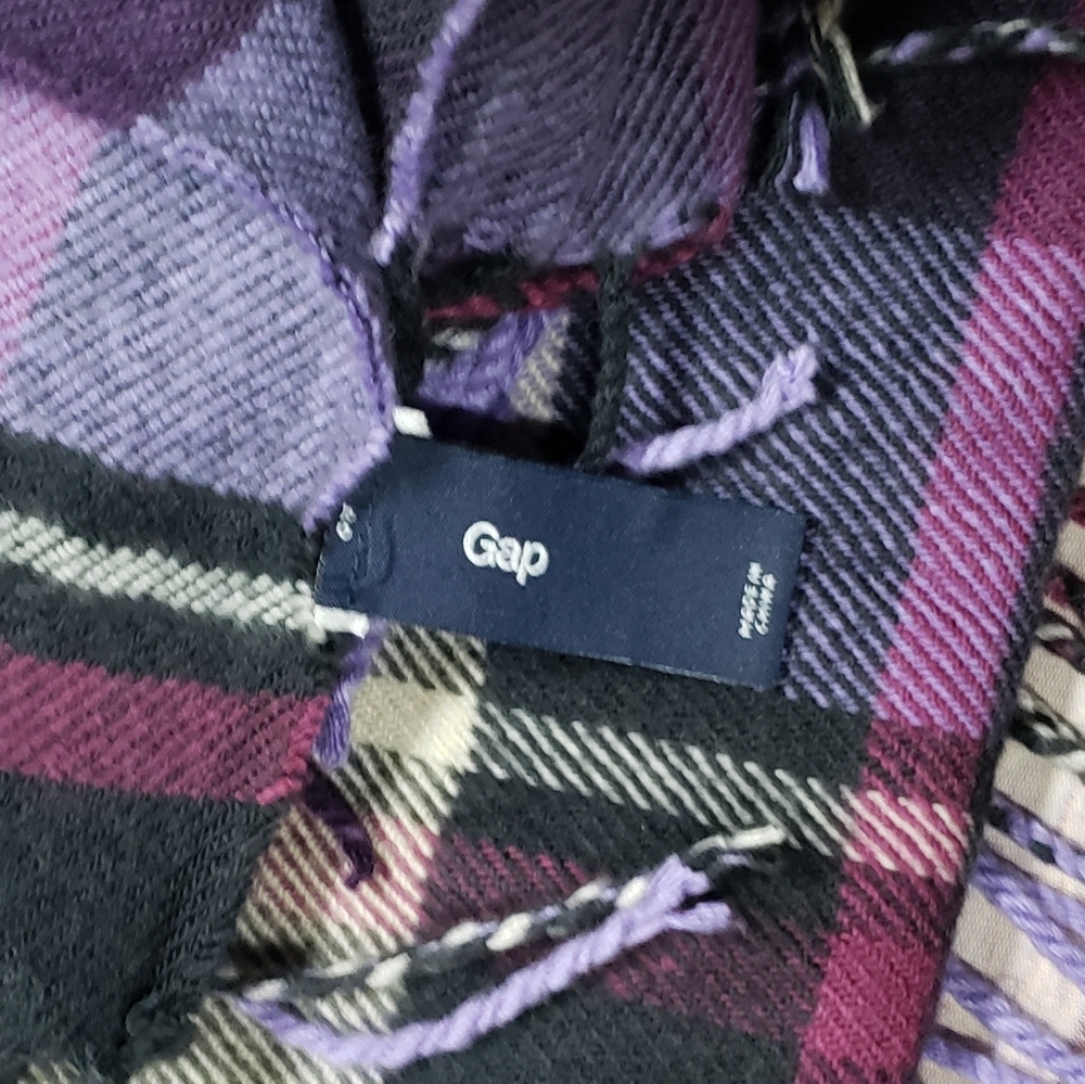 GAP Scarf - Picture 2 of 4